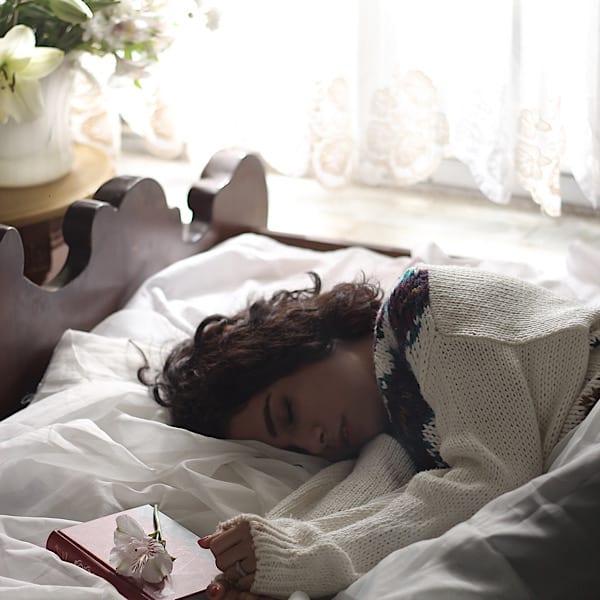 5 Herbs to Sleep Better and Combat Insomnia