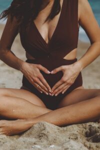 Menstruate