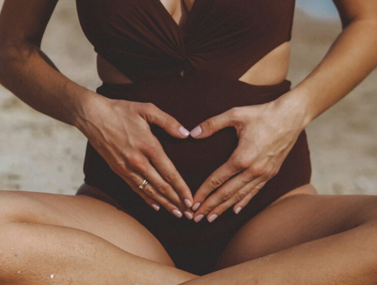 Menstruate
